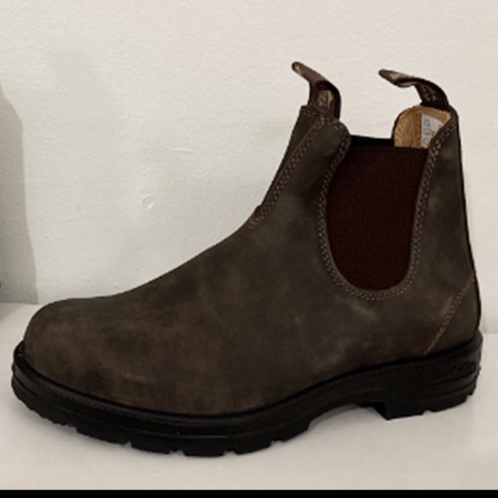 BRAND NEW IN BOX - Men's Blundstone 585 Chelsea Boots Size 8